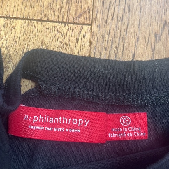 N:philanthropy Woman’s Cut Out Neck Black Tee Size Xs - Picture 3 of 4